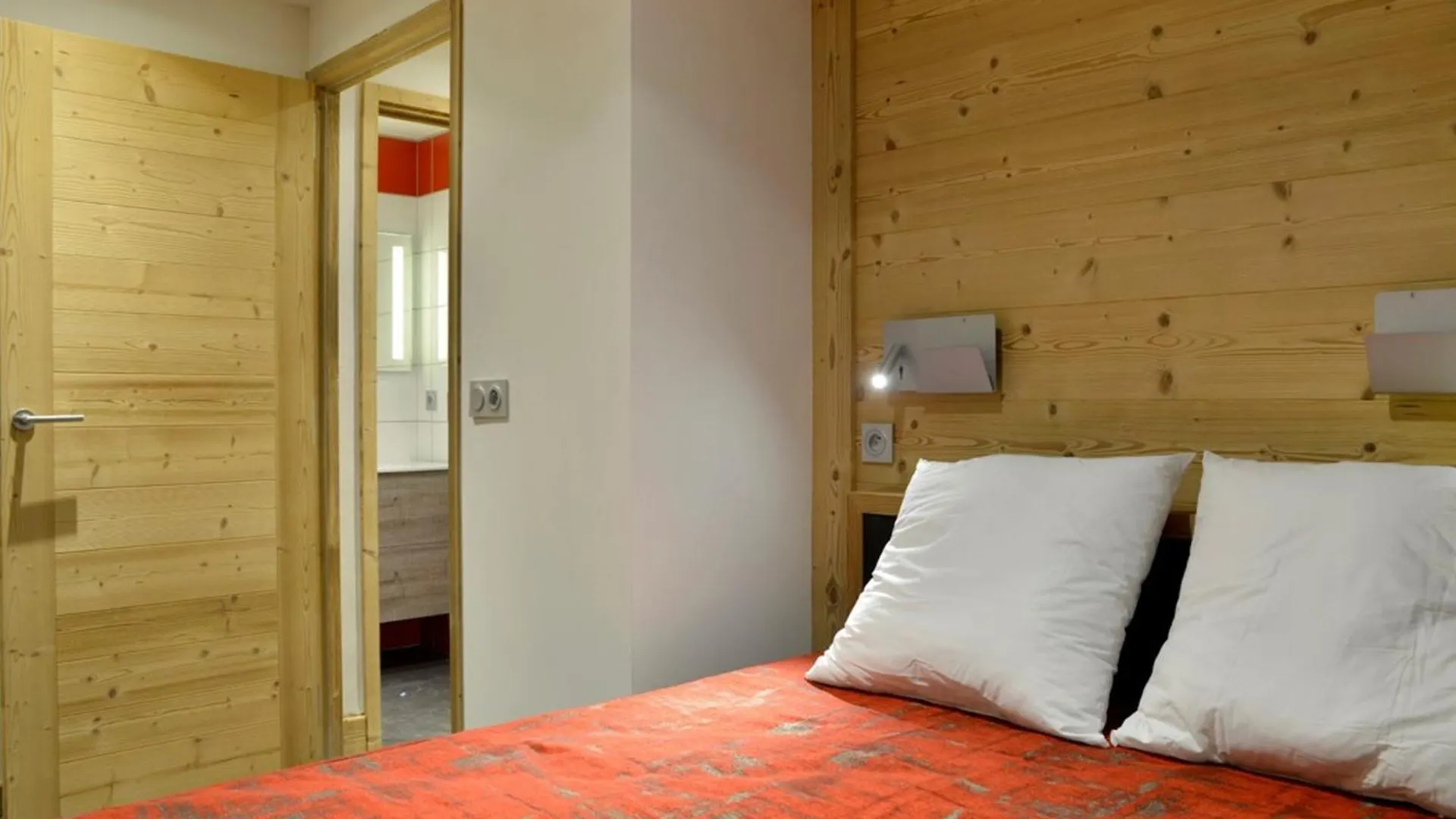 Appartement Cosy, Proche Des Pistes Avec Balcon, Spa Et Equipements Modernes - Fr-1-181-1965 La Plagne-Tarentaise 0*,  France